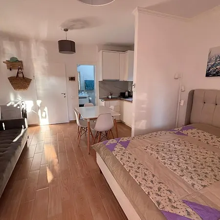 Lejlighed Seaview Pinea Golem (Tirana)